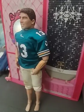 076281281155 KENNER Dan Marino Starting Lineup Action Figure