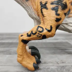 076281610665 KENNER Jurassic Park Utahraptor Ripper #2