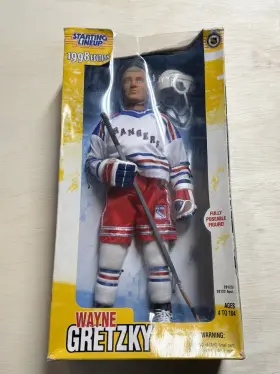 28123 KENNER Starting Lineup Wayne Gretzky York Rangers