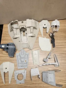 39610 KENNER Star Wars Snow Speeder Lucas Film Millennium