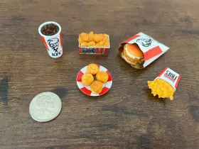 193052057600 KFC Mini Zuru Collector Chicken Sandwich