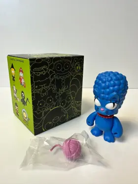 2531560 KIDROBOT Simpsons Mini Treehouse Horror Marge Cat