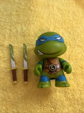 883975137724 KIDROBOT Teenage Mutant Ninja Turtles Swords