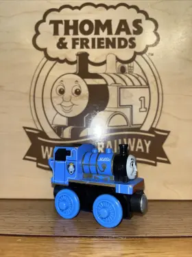 753851993143 LEARNING CURVE Millie Thomas Friends Wooden King