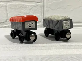 LC99131 LEARNING CURVE Thomas Friends Wooden Railway Giggling #2