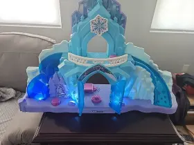 GGV29 LITTLE PEOPLE Fisher Disney Frozen Elsas Palace Lights #2