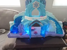 GGV29 LITTLE PEOPLE Fisher Disney Frozen Elsas Palace Lights #3