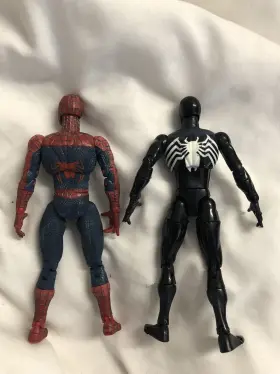 035112470892 MARVEL Legends Classics Symbiote Movie Figure #2