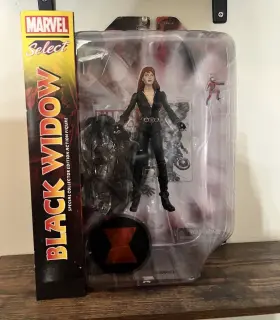 17916 MARVEL Widow Collector Select Action Figure