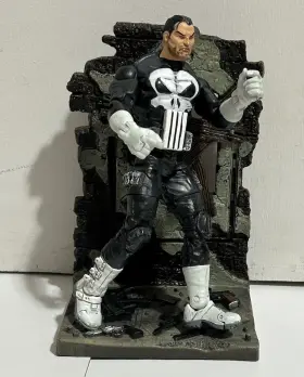 70375 MARVEL Legends Iv Punisher Warzone Action Figure Toybiz