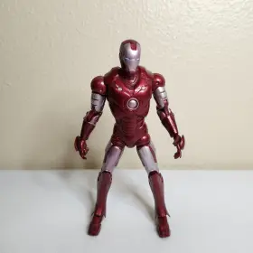 653569313717 MARVEL / HASBRO Iron Armor Target Figure