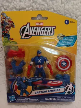 F9327 MARVEL Hasbro Captain Action Figure Battle Gear Shield