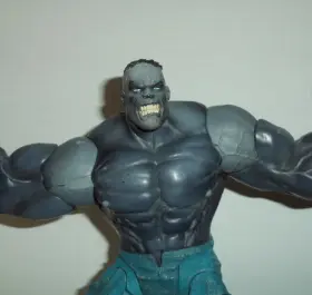 699788107676 MARVEL TOYS Ultimate Hulk Diamond Select Action #2