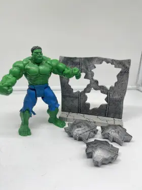 70503 MARVEL TOYS Punching Hulk Wall Action Figure Movie