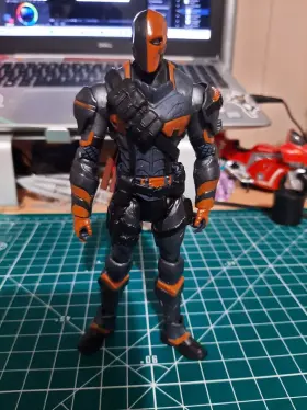 746775206383 MATTEL Batman Unlimited Deathstroke Universe