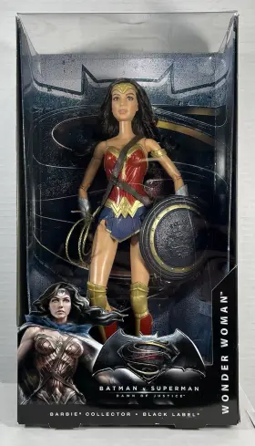 DGY05 MATTEL Batman Superman Dawn Justice Wonder Woman Barbie