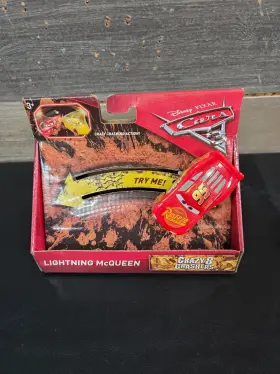 DYB04 MATTEL Disney Pixar Crazy Crashers Lightning Mcqueen