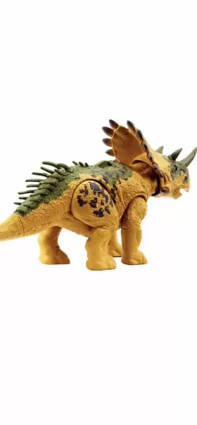 HLP19 MATTEL Jurassic Wild Roar Dino Trackers Regaliceratops