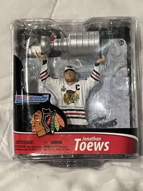 787926771138 MCFARLANE TOYS Johnathan Toews Nhl Figure Cup