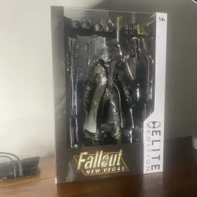 MF11626 MCFARLANE TOYS Fallout Vegas Ncr Ranger Deluxe Action