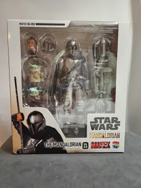 530956472003 MEDICOM TOY Mafex Mandalorian Action Figure