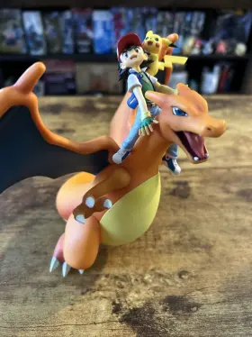 G.e.m.series MEGAHOUSE Pokemon Ash Ketchum Pikachu Charizard