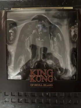 696198101003 MEZCO Toyz King Kong Skull Island Balck Action