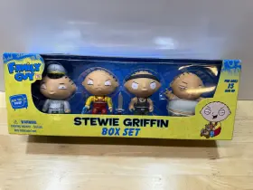 696198203202 MEZCO Stewie Griffin Box Set Family Guy Figures
