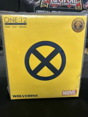 696198765304 MEZCO Collective Wolverine Tiger Stripe Nycc