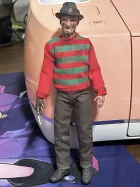 77390 MEZCO Collective Freddy Krueger Nightmare Elm Street