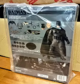77460 MEZCO Toyz Collective Batman Supreme Knight Figure #2