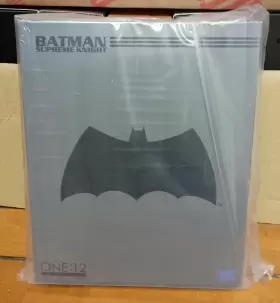 77460 MEZCO Toyz Collective Batman Supreme Knight Figure