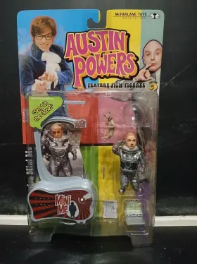 787926141139 MEZCO Mcfarlane Toys Austin Powers Moon Mission