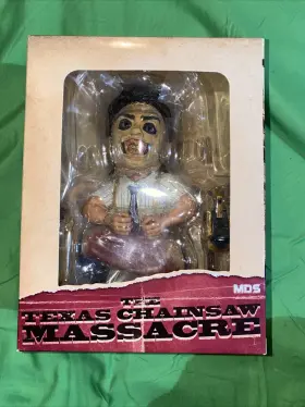 H858150 MEZCO Texas Chainsaw Massacre Leatherface Action