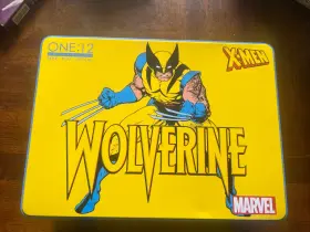WC76536 MEZCO Collective Wolverine Deluxe Steel Box Figure