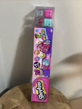 56182 MOOSE BRAND Shopkins Season Petkin Backpacks