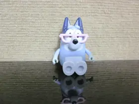630996173930 MOOSE ENTERPRISE Bluey Nana Heeler Figure Chris