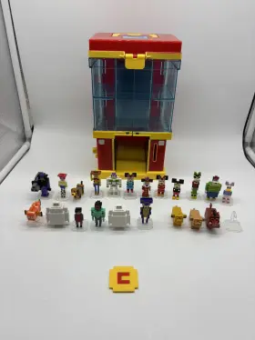 672781710029 MOOSE MINEEZ Disney Crossy Road Prize Figures
