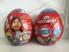 810054666196 MYSTERY Movie Titan Universe Adventure Mini Egg
