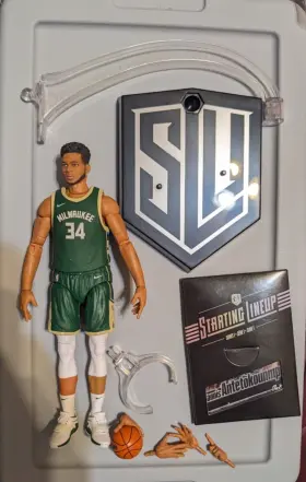 F8182 NBA Hasbro Starting Lineup Giannis Antetokounmpo Action