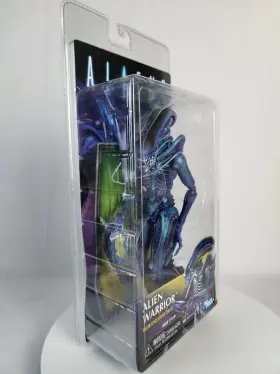 367N081817 NECA Alien Warrior Xenomorph Figure Club Predator #2