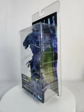 367N081817 NECA Alien Warrior Xenomorph Figure Club Predator #3