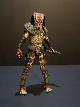 51549 NECA Predator Hunter Ultimate Action Figure
