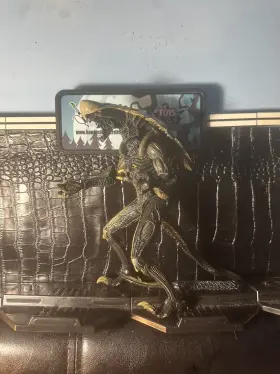 51678 NECA Chrysalis Alien Action Figure Loose
