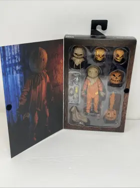 56049 NECA Trick Ftr Treat Action Figure Box