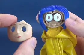 634482495032 NECA Reel Toys Coraline Raincoat Figure #3
