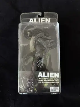 634482514108 NECA Alien Articulated Action Figure Bendable