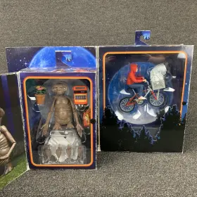 634482550779 NECA Elliott Ultimate Et Action Figure