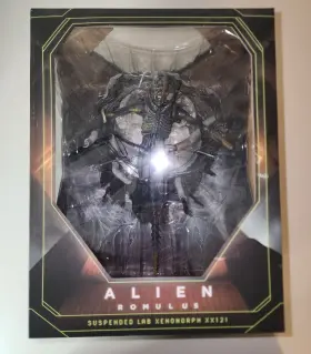 93N052825 NECA Suspended Lab Xenomorph Deluxe Action Figure