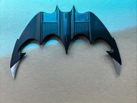 966N092520 NECA Batman Batarang Prop Reel Toys Bruce Wayne Wb